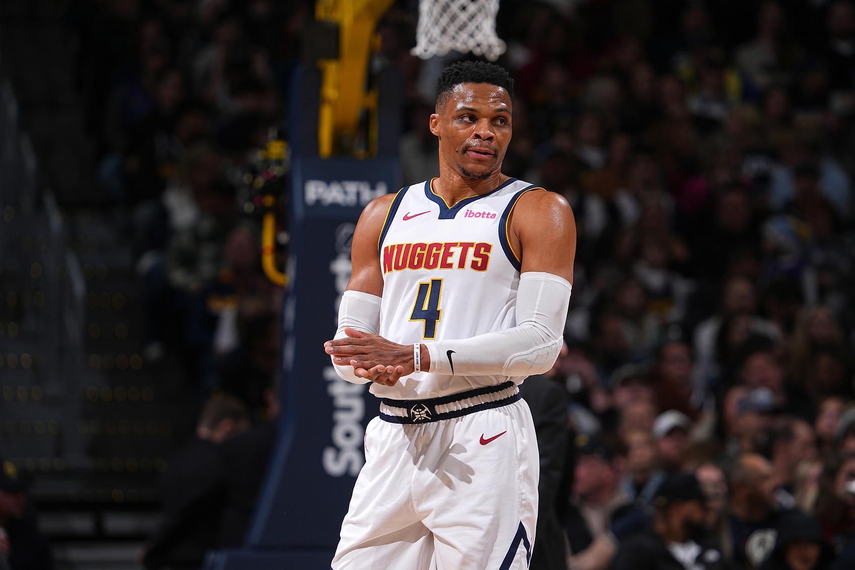 自称海牛翻译的用户：海牛不欠兰克尔-泽工资，还给他预支钱（自称海牛翻译者：海牛未欠兰克尔-泽薪资，并已预支款项）