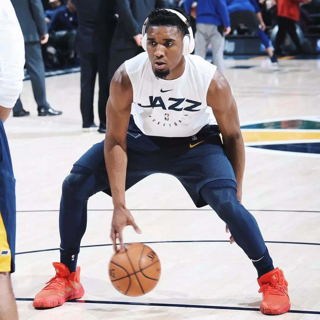 解锁新身份，美女球员艾丽莎-莱曼将成为米兰冬奥会火炬手（艾丽莎-莱曼以全新身份出任米兰冬奥会火炬手）